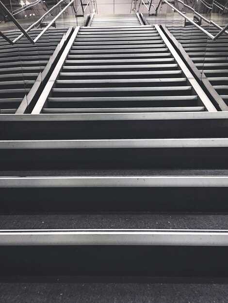 Material Selection for Roll Cage Construction and Its Impact on Safety